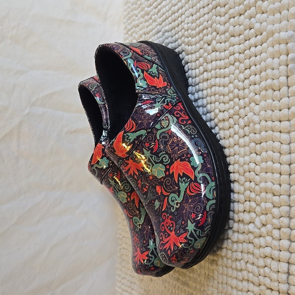 Klogs Mission Mardi Gras Patent Work Shoes Clog size 9 M - Picture 5 of 6